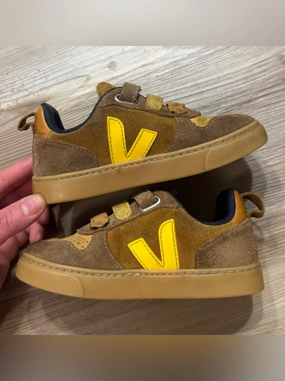 Veja Kids Small V-10 sneakers in the Multico Camel suede